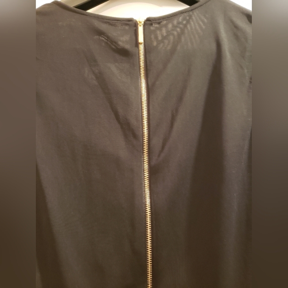 Black and gold medium short dress - Picture 6 of 11